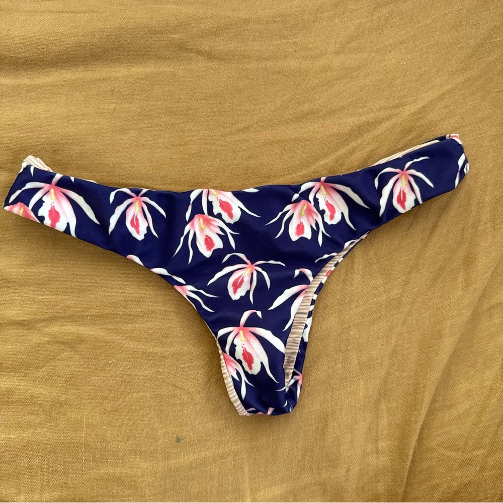 Acacia Bottom